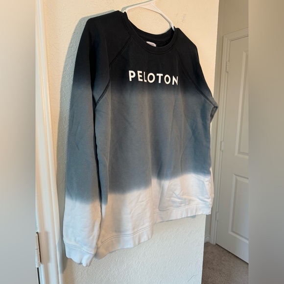 Peloton Sweatshirt Blue Gray White Ombre Crewneck Long Sleeve Size Large - Picture 3 of 9